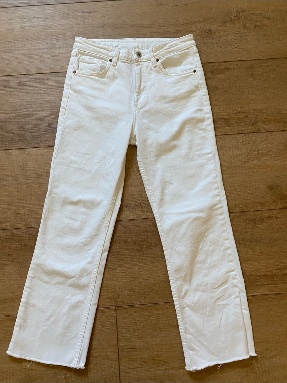 Zara White High-Rise Straight Jeans - Picture 2 of 4
